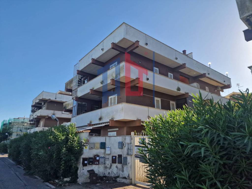 appartamento in vendita ad Ardea in zona Marina di Ardea