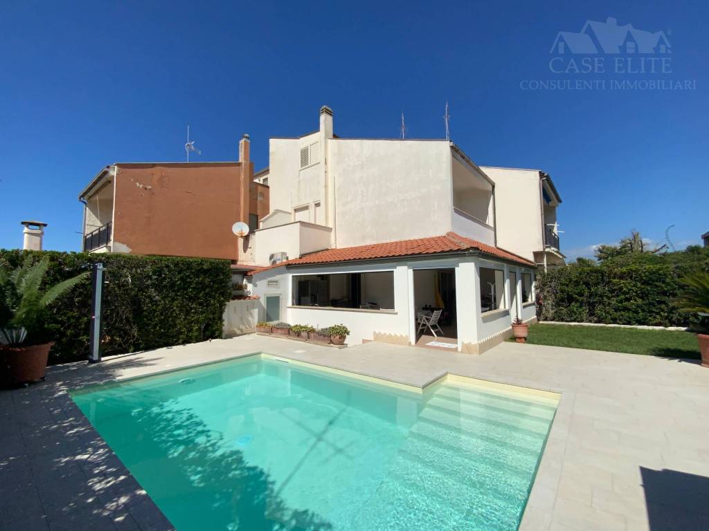 casa indipendente in vendita ad Ardea