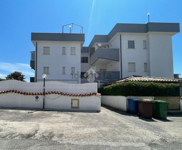 appartamento in vendita ad Ardea in zona Marina di Ardea