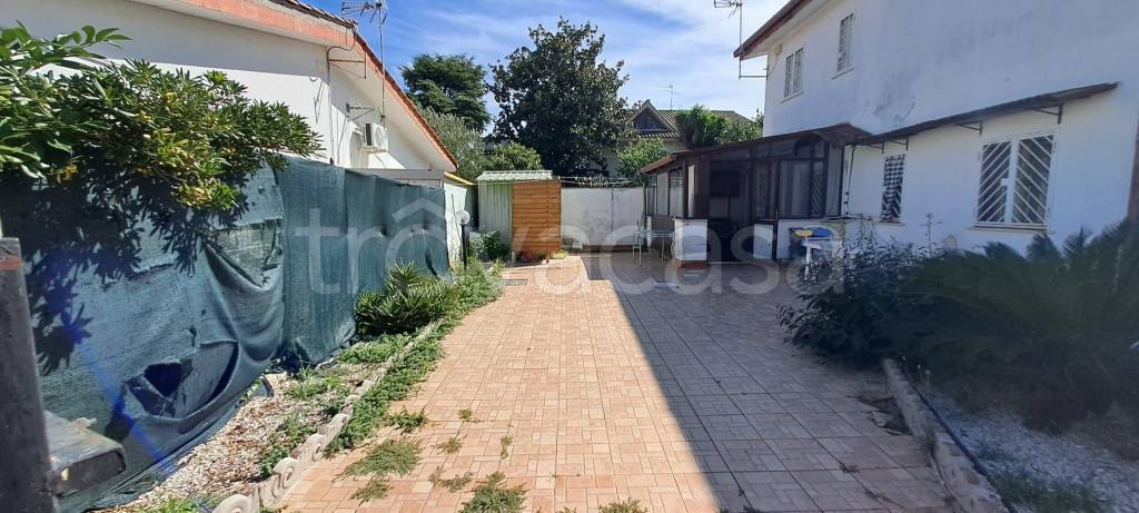 appartamento in vendita ad Ardea in zona Nuova California