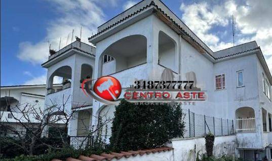 appartamento in vendita ad Ardea in zona Colle Romito