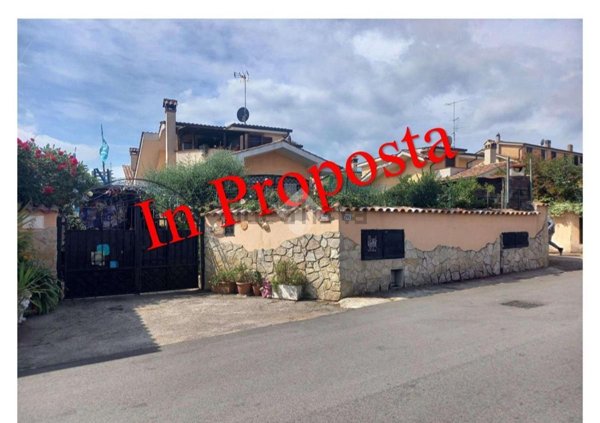 casa indipendente in vendita ad Ardea in zona Nuova Florida