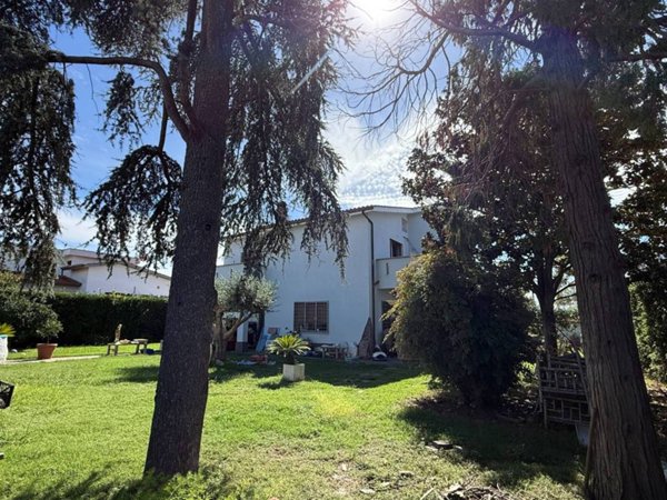 casa indipendente in vendita ad Ardea in zona Nuova California