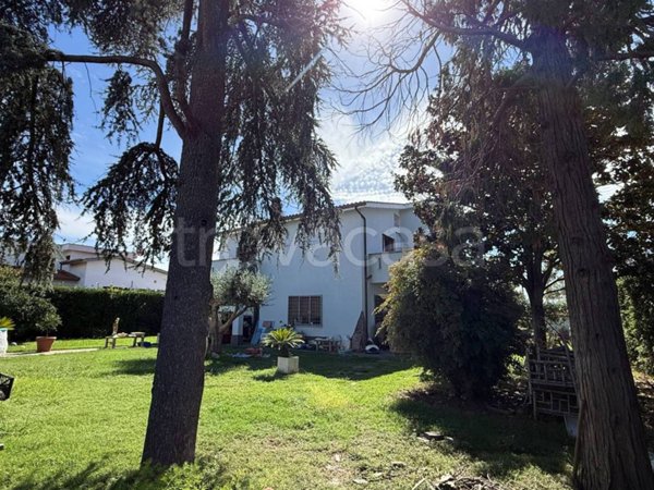 casa indipendente in vendita ad Ardea in zona Marina di Ardea