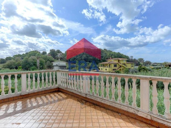 appartamento in vendita ad Ardea in zona Banditella