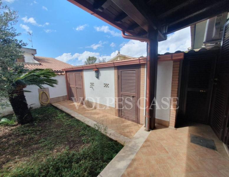 casa indipendente in vendita ad Ardea in zona Marina di Ardea