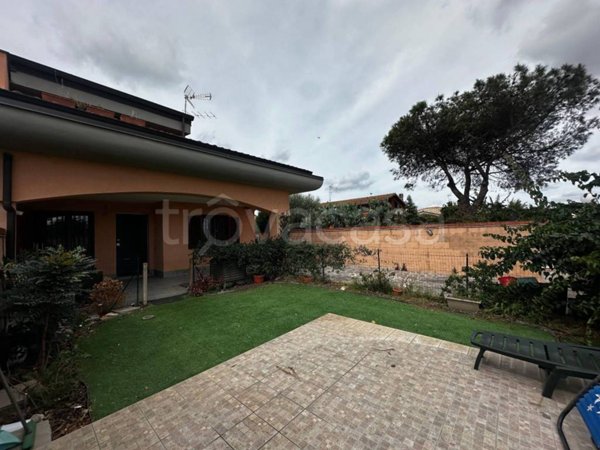 casa indipendente in vendita ad Ardea in zona Nuova Florida