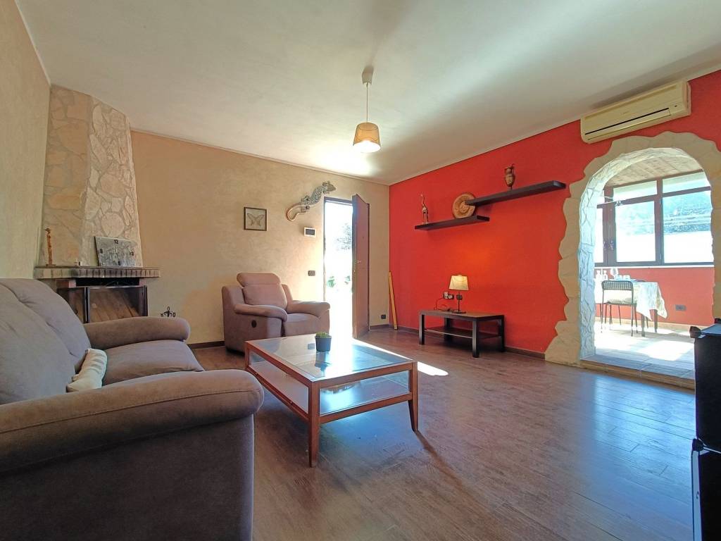 casa indipendente in vendita ad Ardea in zona Banditella