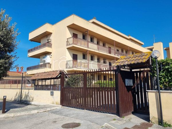 appartamento in vendita ad Ardea in zona Marina di Ardea