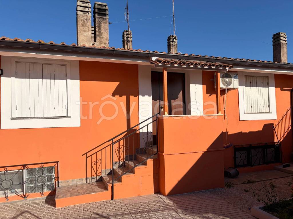casa indipendente in vendita ad Ardea in zona Marina di Ardea