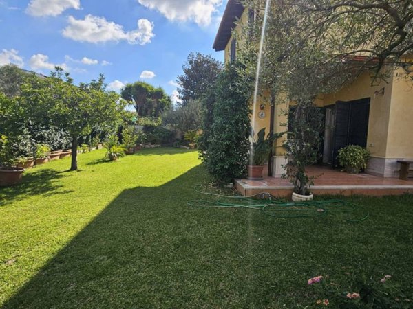 casa indipendente in vendita ad Ardea in zona Nuova California