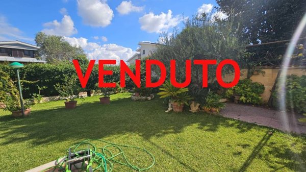 casa indipendente in vendita ad Ardea in zona Marina di Ardea