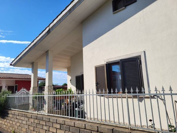 casa indipendente in vendita ad Ardea in zona Nuova Florida