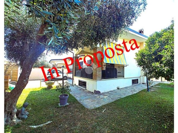 casa indipendente in vendita ad Ardea in zona Nuova Florida