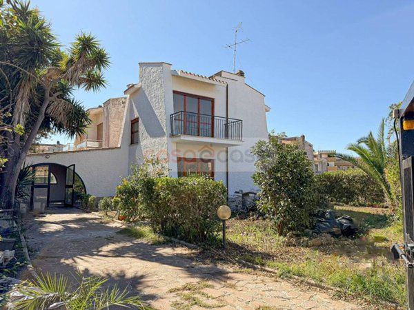 casa indipendente in vendita ad Ardea in zona Nuova California