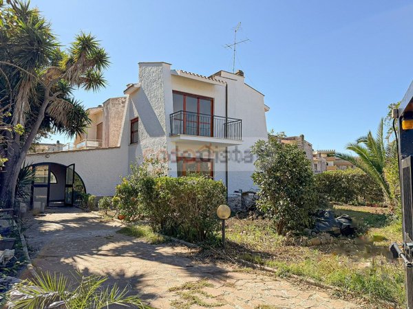 casa indipendente in vendita ad Ardea in zona Nuova California