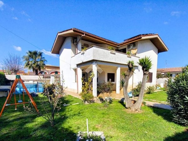 casa indipendente in vendita ad Ardea in zona Banditella