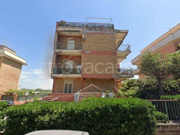 appartamento in vendita ad Ardea in zona Marina di Ardea