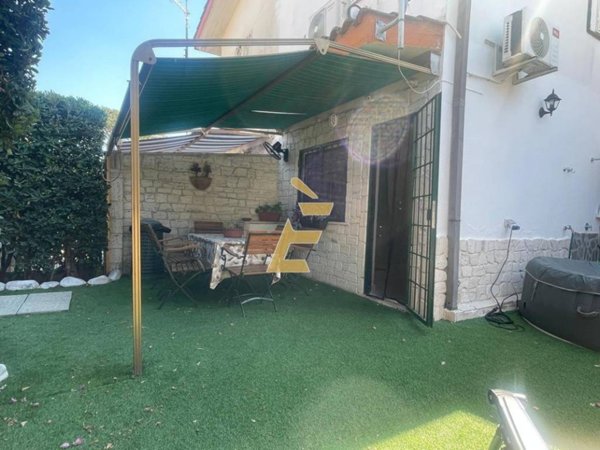 appartamento in vendita ad Ardea in zona Colle Romito