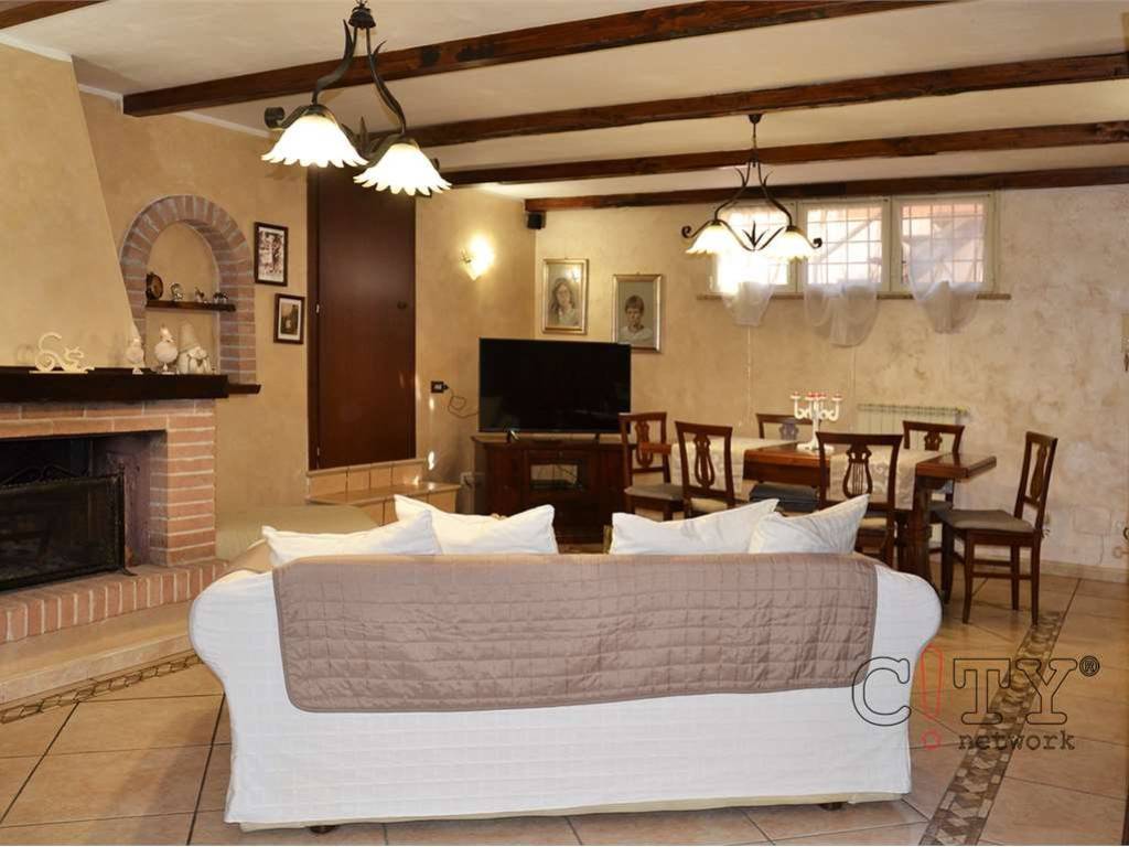 casa indipendente in vendita ad Ardea in zona Nuova Florida