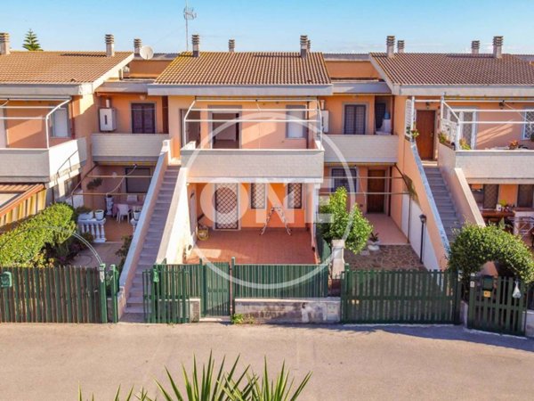 appartamento in vendita ad Ardea in zona Marina di Ardea