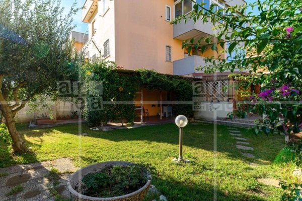 appartamento in vendita ad Ardea in zona Marina di Ardea