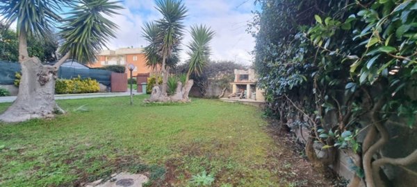 appartamento in vendita ad Ardea in zona Marina di Ardea