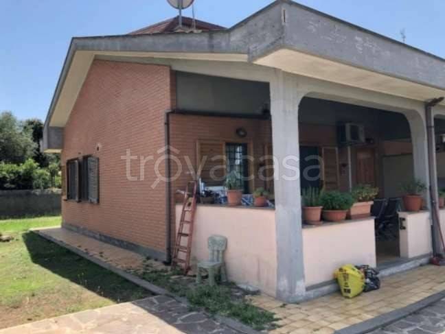 casa indipendente in vendita ad Ardea in zona Nuova Florida