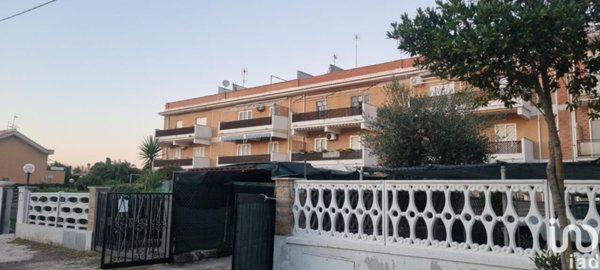 appartamento in vendita ad Ardea in zona Lido dei Pini