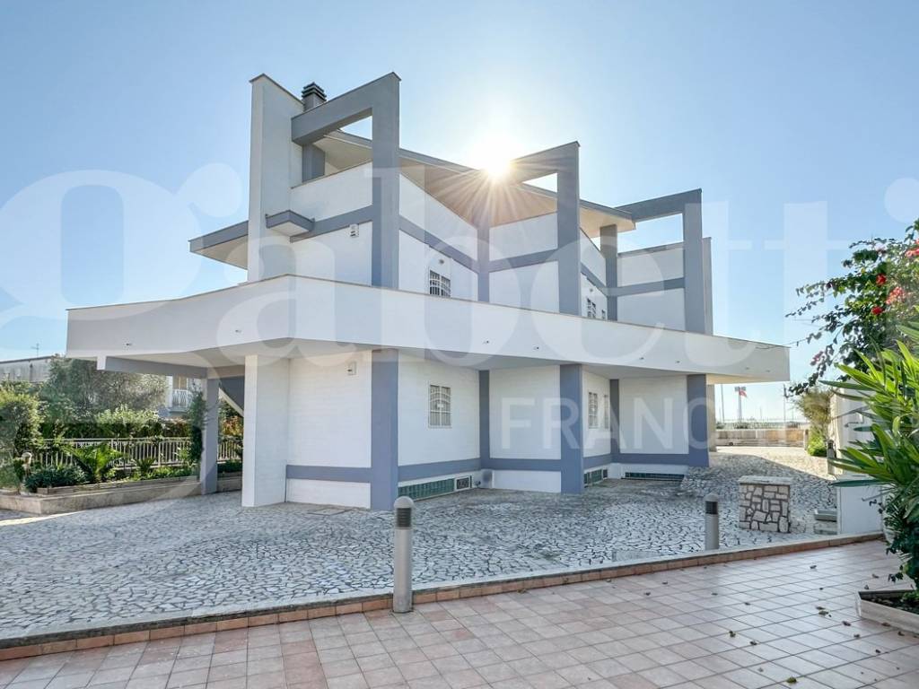 casa indipendente in vendita ad Ardea