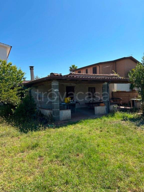 appartamento in vendita ad Ardea in zona Marina di Ardea