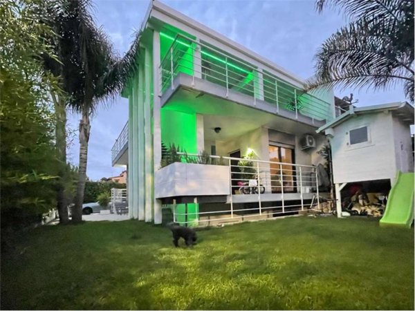 casa indipendente in vendita ad Ardea in zona Marina di Ardea