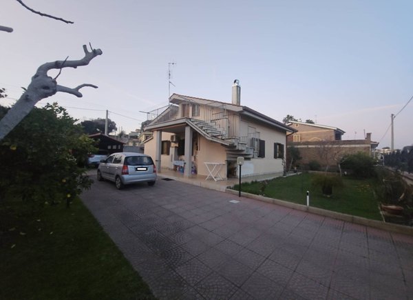 casa indipendente in vendita ad Ardea in zona Banditella