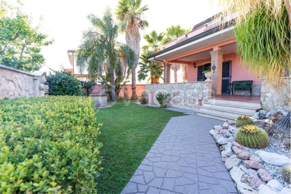 casa indipendente in vendita ad Ardea in zona Nuova Florida