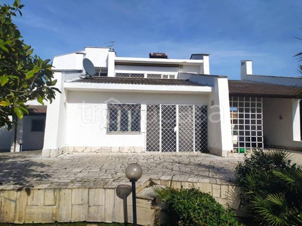 casa indipendente in vendita ad Ardea in zona Marina di Ardea