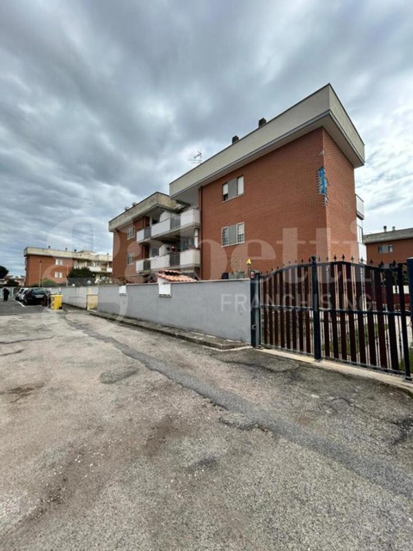 appartamento in vendita ad Ardea in zona Marina di Ardea