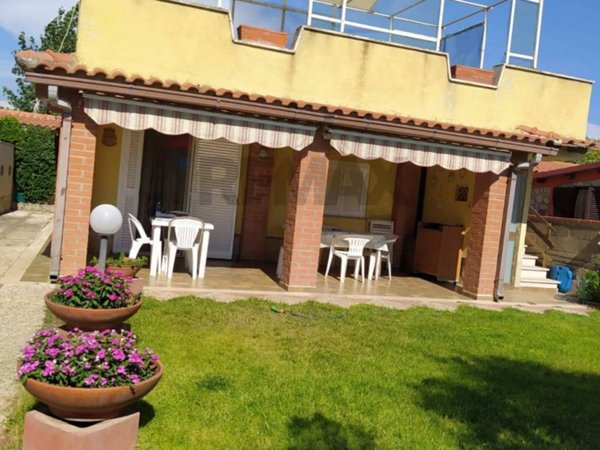 casa indipendente in vendita ad Ardea in zona Colle Romito