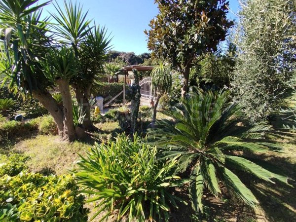 casa indipendente in vendita ad Ardea