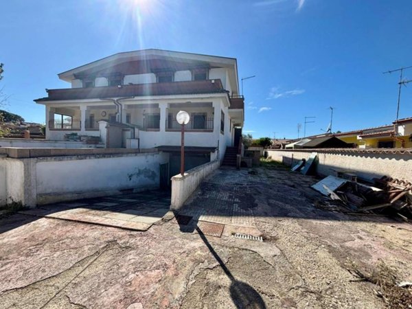 casa indipendente in vendita ad Ardea in zona Banditella