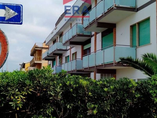 appartamento in vendita ad Ardea in zona Marina di Ardea