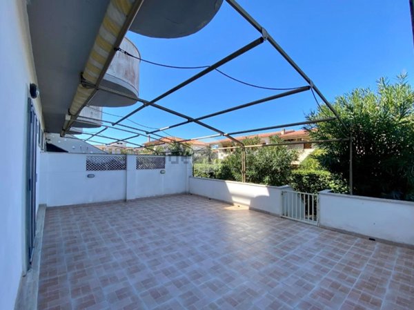 appartamento in vendita ad Ardea in zona Marina di Ardea
