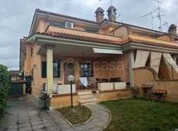 casa indipendente in vendita ad Ardea in zona Colle Romito