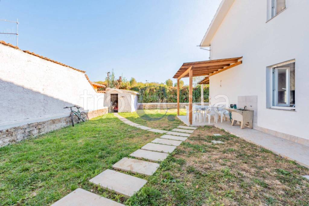 appartamento in vendita ad Ardea in zona Nuova California