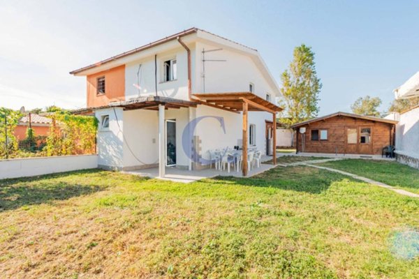 appartamento in vendita ad Ardea in zona Nuova California