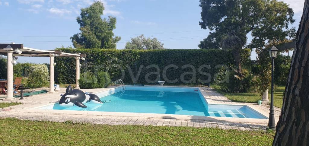 casa indipendente in vendita ad Ardea in zona Colle Romito