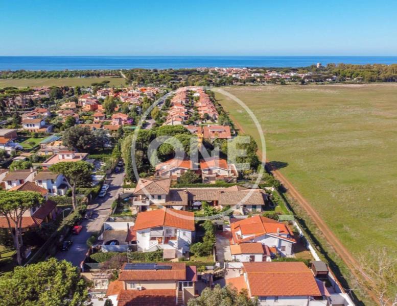 casa indipendente in vendita ad Ardea in zona Colle Romito