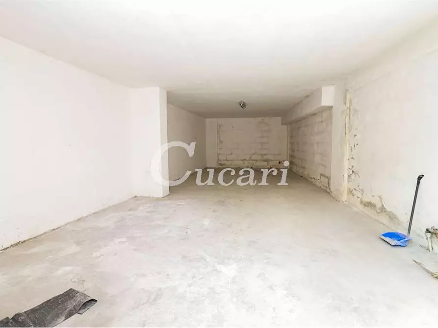 locale di sgombero in vendita ad Ardea