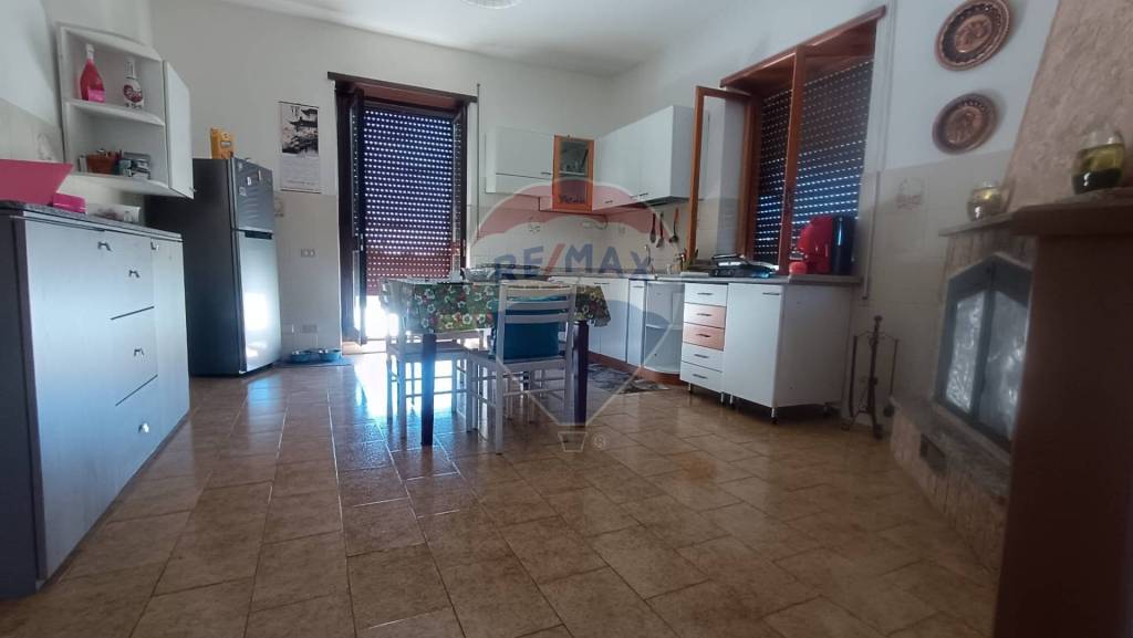 appartamento in vendita ad Ardea in zona Banditella