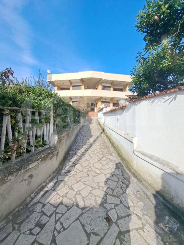 appartamento in vendita ad Ardea in zona Marina di Ardea