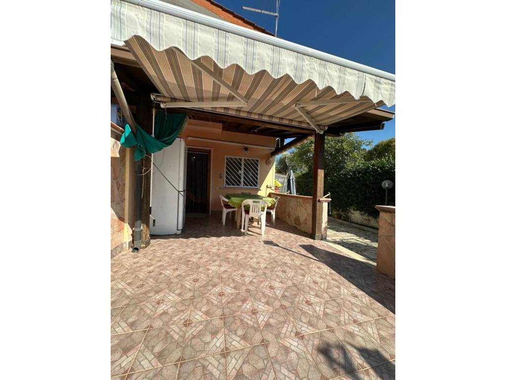 appartamento in vendita ad Ardea in zona Marina di Ardea